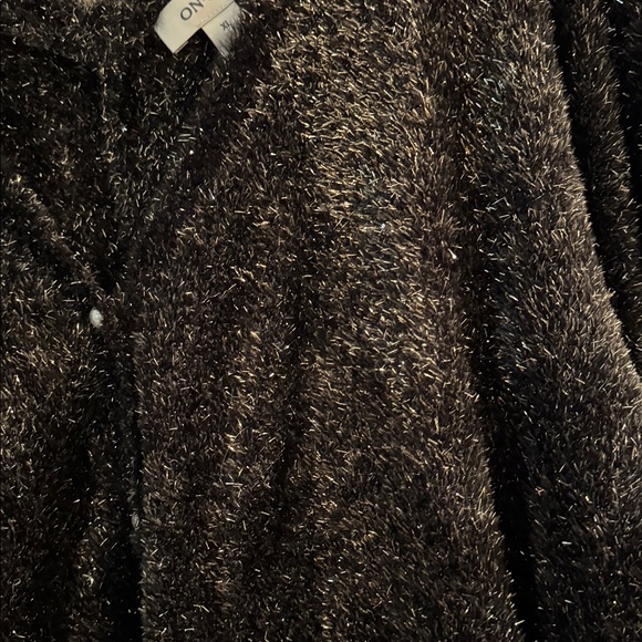 On 34th Sweater - Picture 4 of 13